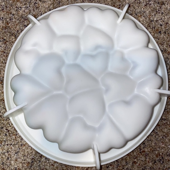 Lot of 3 Large Silicone Baking Molds Cakes EUC - Picture 4 of 4